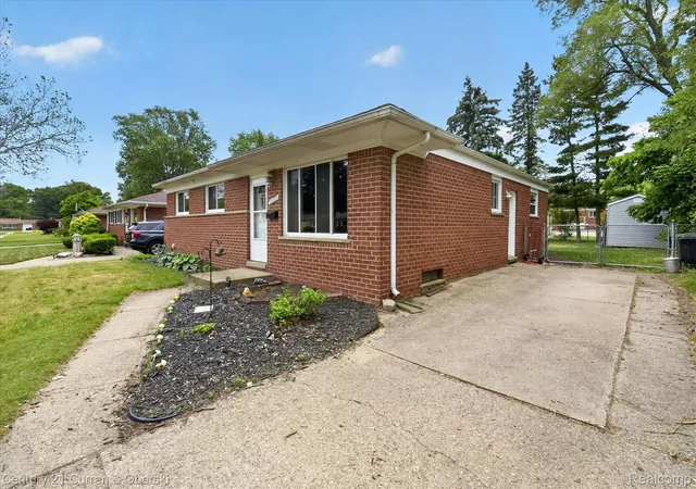 Homes for sale in Livonia City Wayne, MI | 35669 Hees St, Livonia City Wayne, MI 48150 | MLS# 20261043197