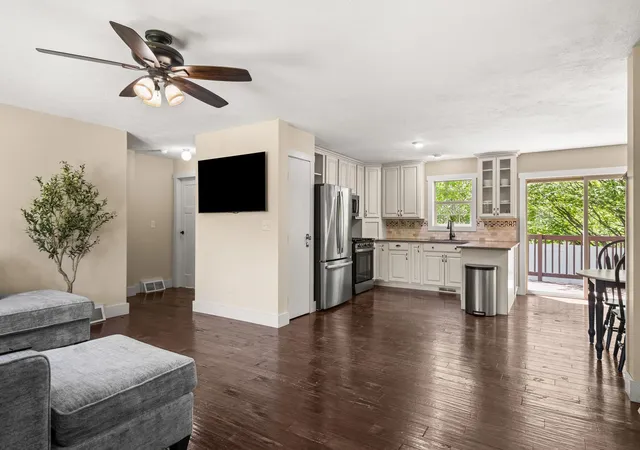 Photo 3 of Single family home for sale at 2732 Hammond Highlands Dr, Traverse City, MI 49686 | MLS# 78080069461 | Listing updated on 2026-07-06