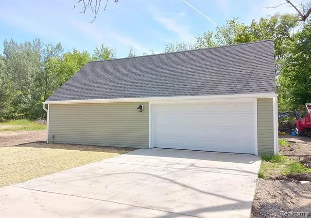 Photo 2 of Single family home for sale at 6537 Pardee Rd, Taylor, MI 48180 | MLS# 20261043213 | Listing updated on 2026-09-17