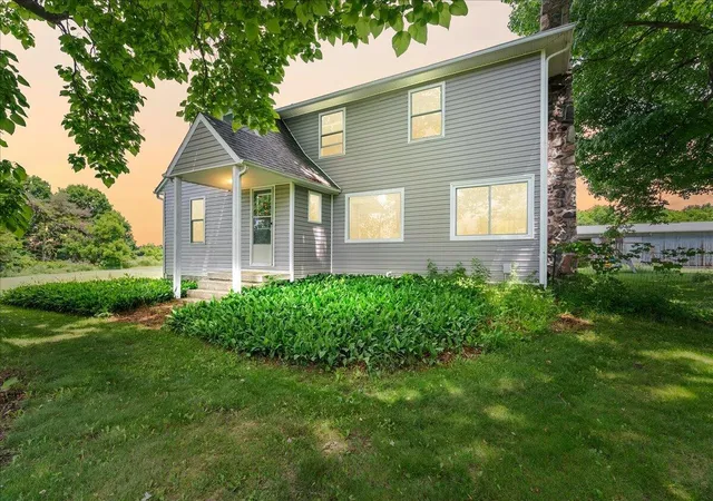 Photo 1 of Single family home for sale at 975 Elliott Rd, Fowlerville, MI 48836 | MLS# 81026028231 | Listing updated on 2026-07-06