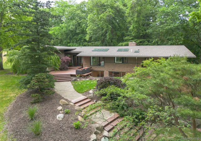 Photo 2 of Single family home for sale at 30795 Adair Ct, Franklin, MI 48025 | MLS# 20261043222 | Listing updated on 2026-08-26