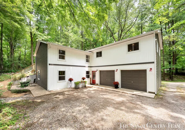 1st image of 16393 Taft St, Spring Lake, MI 49456 | MLS# 71026028255