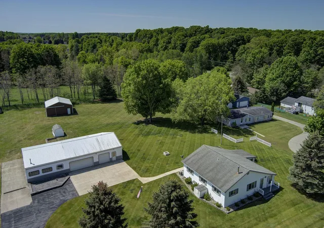 Photo 1 of Sale Pending at 2072 E Potter Rd, Traverse City, MI 49696 | MLS# 78080069463 | Listing updated on 2026-09-21