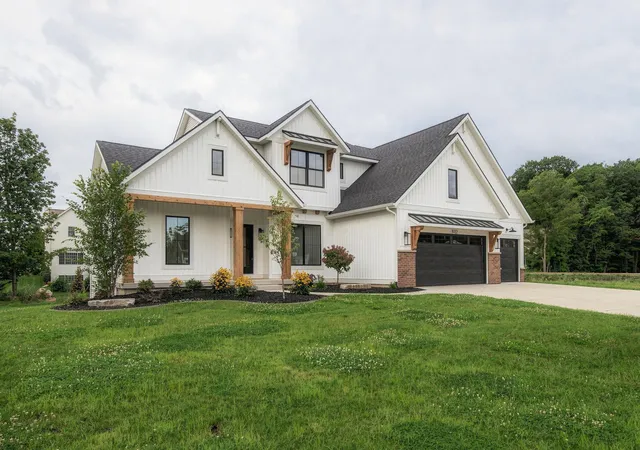 2nd image of 1912 Creekside Dr Sw, Byron Center, MI 49315 | MLS# 65026028271