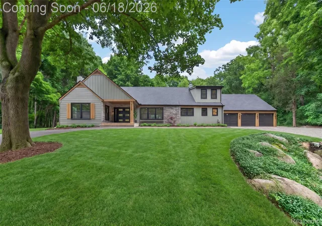 Homes for sale in Bloomfield Charter Township Oakland, MI | 1366 Conge Dr, Bloomfield Charter Township Oakland, MI 48304 | MLS# 20261043258