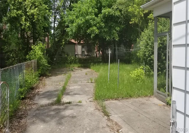 Photo 3 of Single family home for sale at 20083 Chapel St, Detroit, MI 48219 | MLS# 20261043266 | Listing updated on 2026-07-06