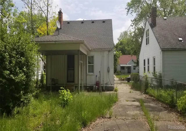 Photo 3 of Single family home for sale at 20083 Chapel St, Detroit, MI 48219 | MLS# 20261043266 | Listing updated on 2026-07-06