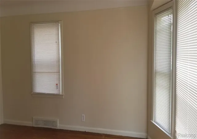 Photo 4 of Single family home for sale at 20083 Chapel St, Detroit, MI 48219 | MLS# 20261043266 | Listing updated on 2026-07-06