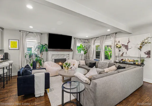 Photo 3 of Single family home for sale at 501 N Kenwood Ave, Royal Oak, MI 48067 | MLS# 20261043279 | Listing updated on 2026-07-08