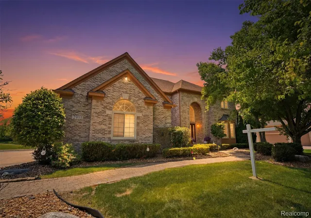 Photo 2 of Single family home for sale at 2935 Ivy Hl Dr, Commerce Township, MI 48382 | MLS# 20261043283 | Listing updated on 2026-08-31