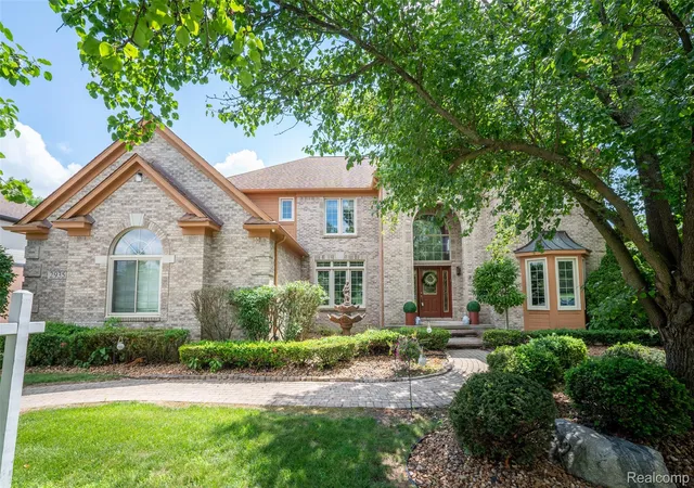 Photo 3 of Single family home for sale at 2935 Ivy Hl Dr, Commerce Township, MI 48382 | MLS# 20261043283 | Listing updated on 2026-09-12