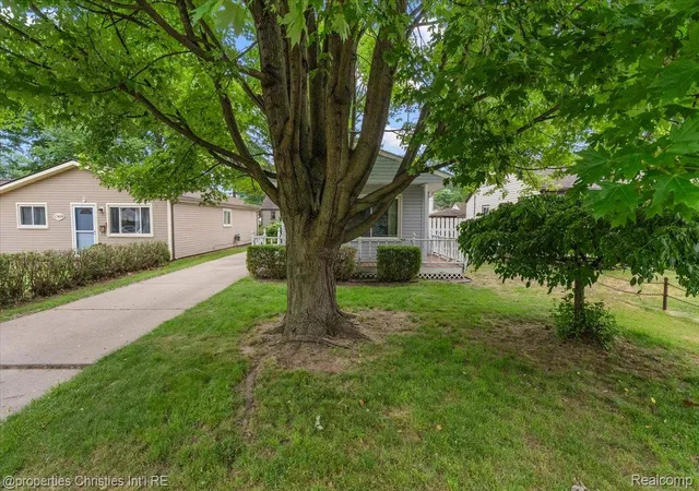 Photo 3 of Single family home for sale at 27428 Townley St, Madison Heights, MI 48071 | MLS# 20261043293 | Listing updated on 2026-09-18