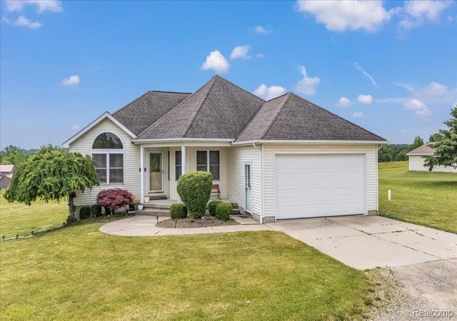 Photo 1 of Single family home for sale at 2551 Marathon Rd, Lapeer, MI 48446 | MLS# 20261043292 | Listing updated on 2026-07-31