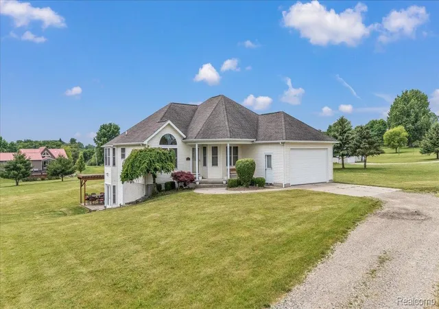 Photo 2 of Single family home for sale at 2551 Marathon Rd, Lapeer, MI 48446 | MLS# 20261043292 | Listing updated on 2026-07-31