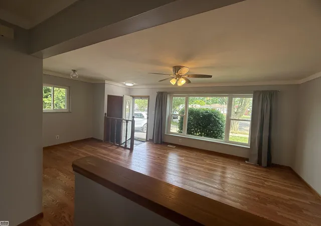 Photo 3 of Single family home for sale at 26093 La Salle Ct St, Roseville, MI 48066 | MLS# 58050210821 | Listing updated on 2026-08-18