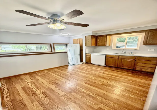 Photo 4 of Single family home for sale at 26093 La Salle Ct St, Roseville, MI 48066 | MLS# 58050210821 | Listing updated on 2026-08-18