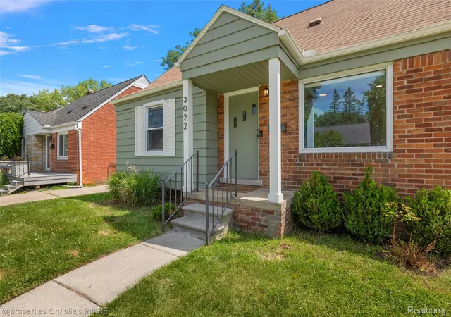 Photo 3 of Single family home for sale at 3022 N Blair Ave, Royal Oak, MI 48073 | MLS# 20261043307 | Listing updated on 2026-08-01