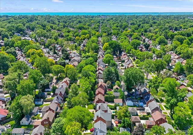 5th image of 451 Moran Rd, Grosse Pointe Farms, MI 48236 | MLS# 20261043336