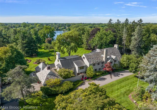 Photo 1 of Sale Pending at 65 Lone Pine Rd, Bloomfield Hills, MI 48304 | MLS# 20261043345 | Listing updated on 2026-08-02