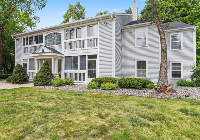 Condo for sale at 328 Butler Ct, Marshall, MI 49068 | MLS# 64026028331