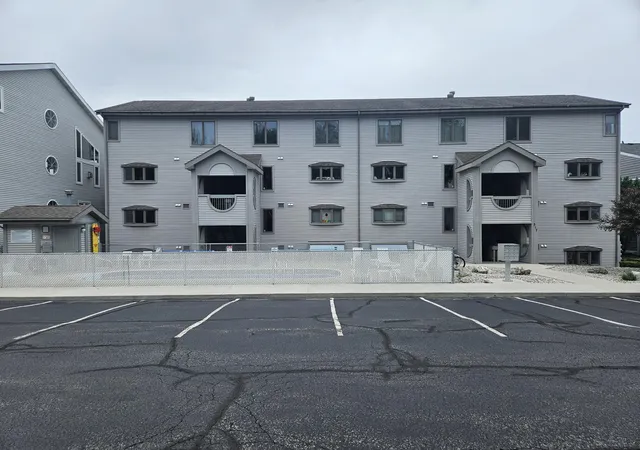 1st image of 317 5th Ave #Unit 4, Manistee, MI 49660 | MLS# 67026028337