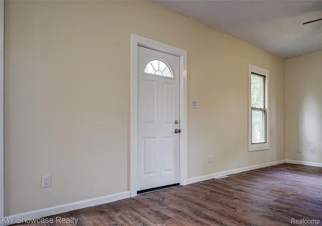 Photo 3 of Single family home for sale at 504 2nd Street, Oxford, MI 48371 | MLS# 20261043367 | Listing updated on 2026-07-07