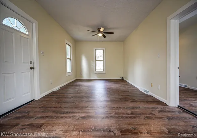 Photo 4 of Single family home for sale at 504 2nd Street, Oxford, MI 48371 | MLS# 20261043367 | Listing updated on 2026-07-07