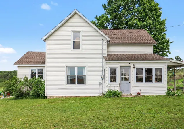 Photo 2 of Single family home for sale at 17274 Wilson Rd, Big Rapids, MI 49307 | MLS# 72026028349 | Listing updated on 2026-08-31