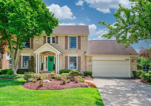 2nd image of 20216 Ellen Dr, Livonia, MI 48152 | MLS# 20261043396