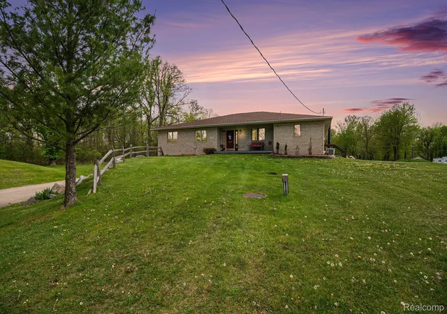 Photo 1 of Single family home for sale at 7031 Munsell Rd, Howell, MI 48843 | MLS# 20261043439 | Listing updated on 2026-09-03