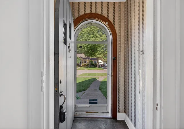 Photo 3 of Single family home for sale at 1109 S Webster St, Jackson, MI 49203 | MLS# 55026028383 | Listing updated on 2026-08-03