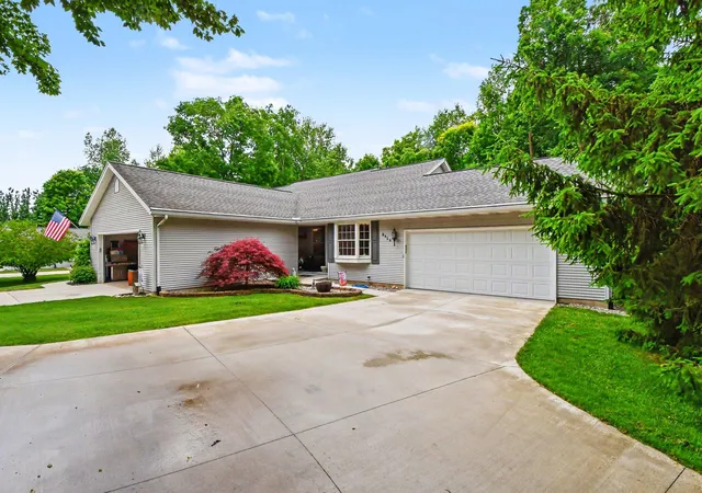 2nd image of 6920 Beechwood Dr, Saranac, MI 48881 | MLS# 65026028384