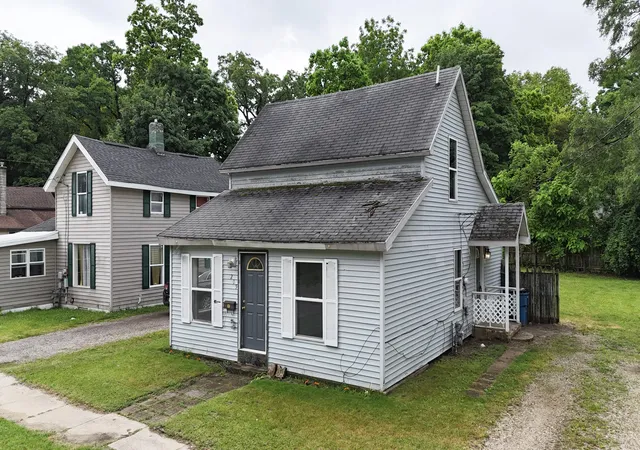 2nd image of 205 Pokagon St, Dowagiac, MI 49047 | MLS# 69026028385