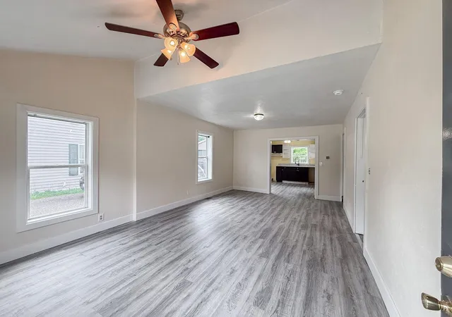 5th image of 205 Pokagon St, Dowagiac, MI 49047 | MLS# 69026028385
