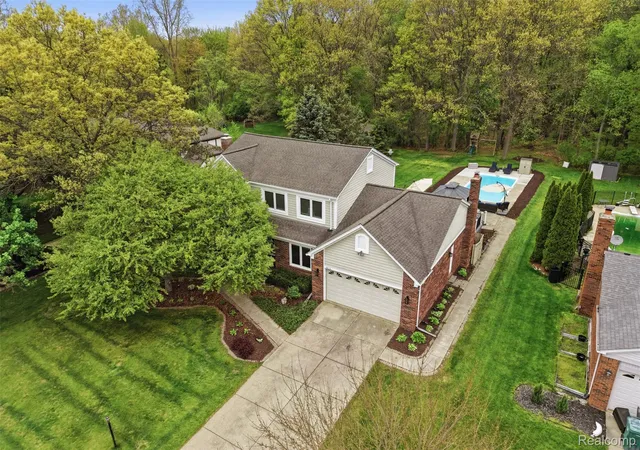 Homes for sale in Commerce Charter Township Oakland, MI | 8876 Wintercove Dr, Commerce Charter Township Oakland, MI 48382 | MLS# 20261043510