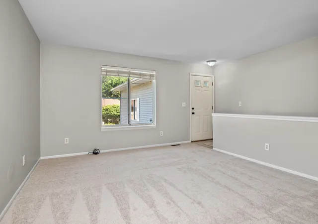 3rd image of 2957 Englewood Ave SE, Grand Rapids, MI 49508 | MLS# 65026028415