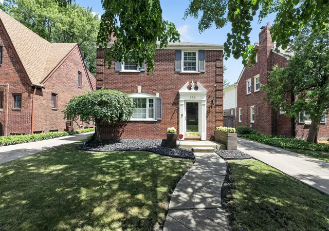 1st image of 456 Manor St, Grosse Pointe Farms, MI 48236 | MLS# 81026028437
