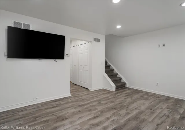 Listing Photo 3 - Condo for sale in building located at 36650 Park Pl Dr, Macomb, MI 48310 - Unit #51
