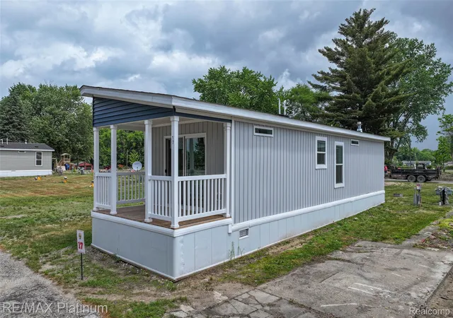 Homes for sale in Fenton Charter Township Genesee, MI | 17 Sunset Lane Lane, Fenton Charter Township Genesee, MI 48430 | MLS# 20261043567