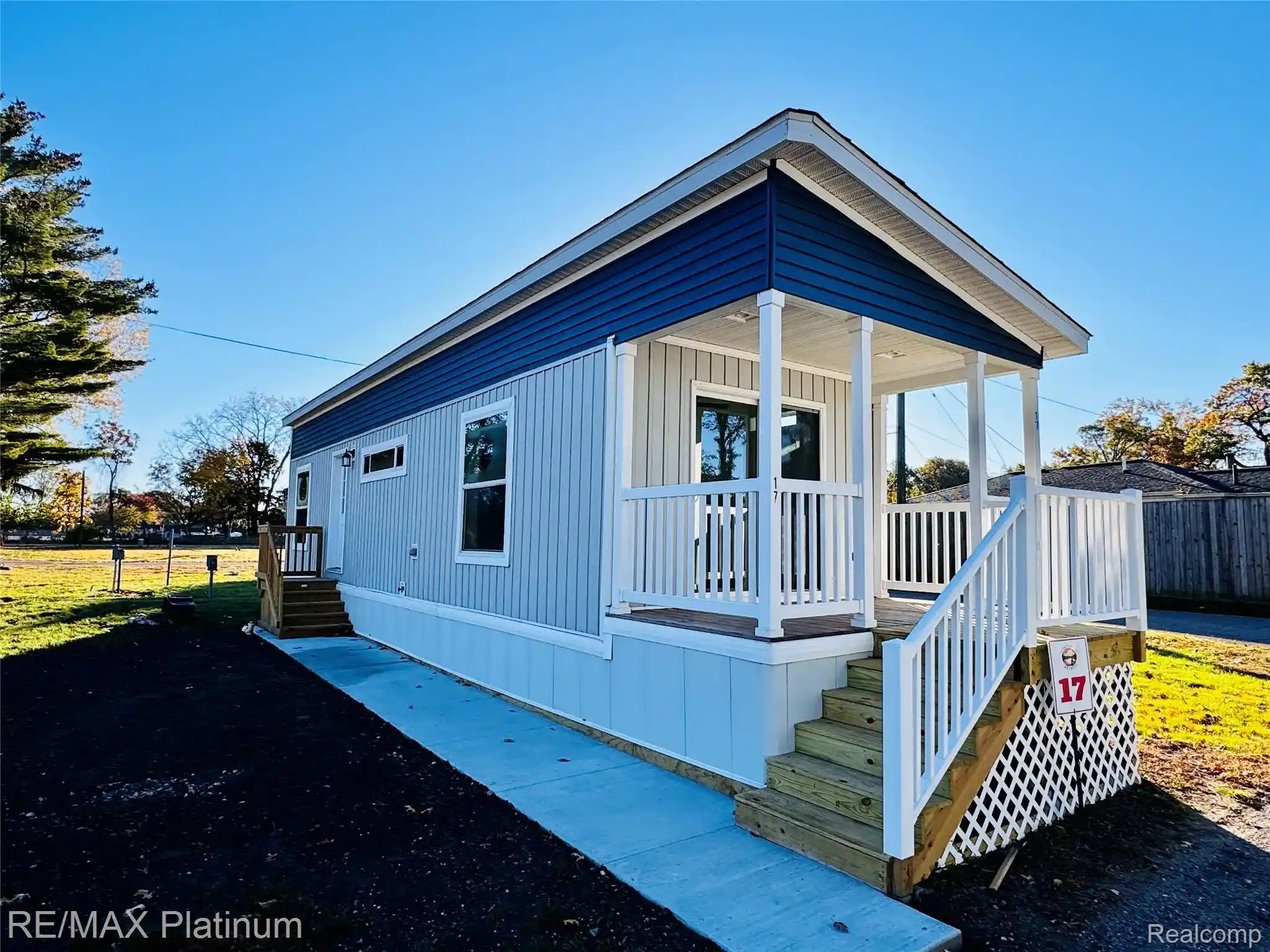 Photo 1 of Single family home for sale at 17 Sunset Ln, Fenton Charter Township Genesee, MI 48430 | MLS# 20261043567 | Listing updated on 2026-10-23