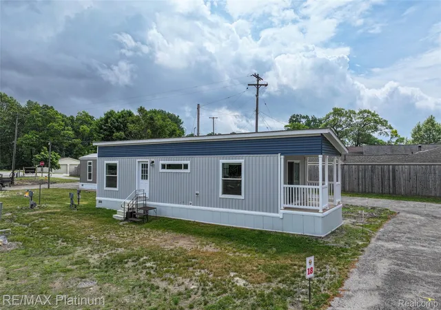 Homes for sale in Fenton Charter Township Genesee, MI | 17 Sunset Lane Lane, Fenton Charter Township Genesee, MI 48430 | MLS# 20261043567