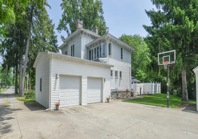 Homes for sale in Hillsdale City Hillsdale, MI | 115 W Silver St, Hillsdale City Hillsdale, MI 49274 | MLS# 62026028454