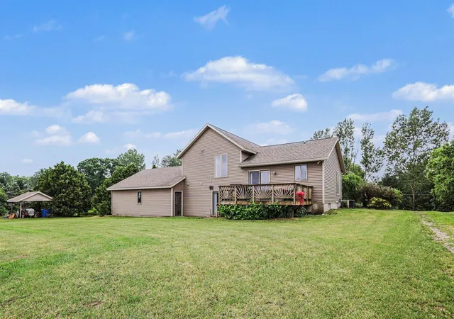 Photo 4 of Single family home for sale at 15530 Snauble Ave NE, Cedar Springs, MI 49319 | MLS# 72026028471 | Listing updated on 2026-09-17