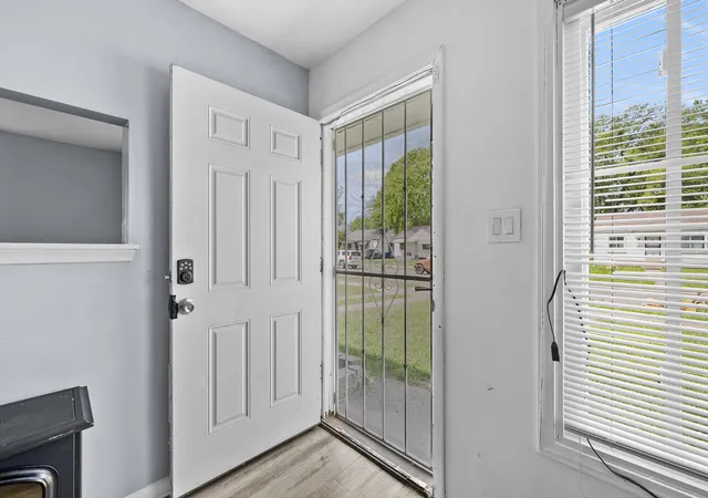 Photo 3 of Single family home for sale at 10028 Stahelin Ave, Detroit, MI 48228 | MLS# 81026028474 | Listing updated on 2026-09-09