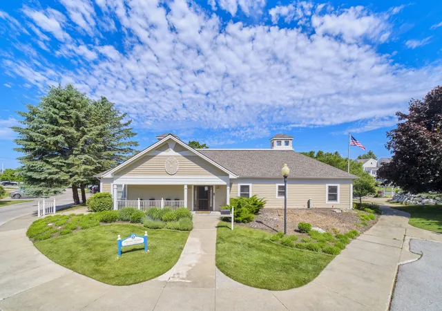 Photo 1 of Single family home for sale at 100 Marina Dr, Manistee, MI 49660 | MLS# 67026028476 | Listing updated on 2026-07-23