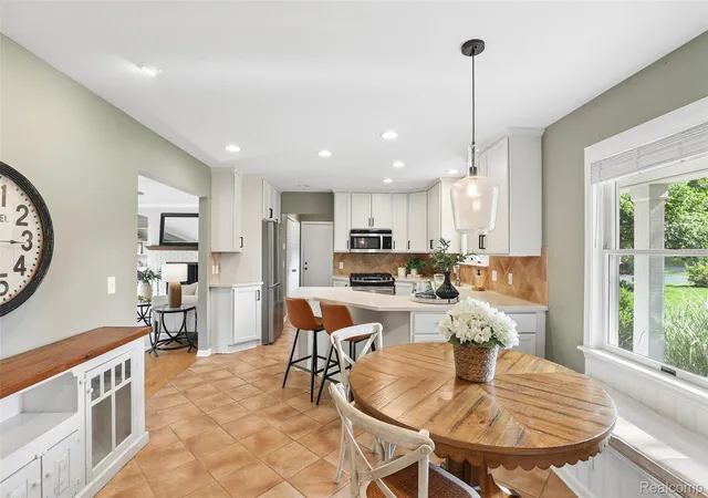 Photo 3 of Single family home for sale at 9787 York Woods Dr, Saline, MI 48176 | MLS# 20261043611 | Listing updated on 2026-09-29
