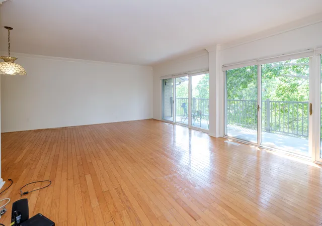Listing Photo 5 - Condo for sale in building located at 4040 Greenleaf Cir, Kalamazoo, MI 49008 - Unit #409
