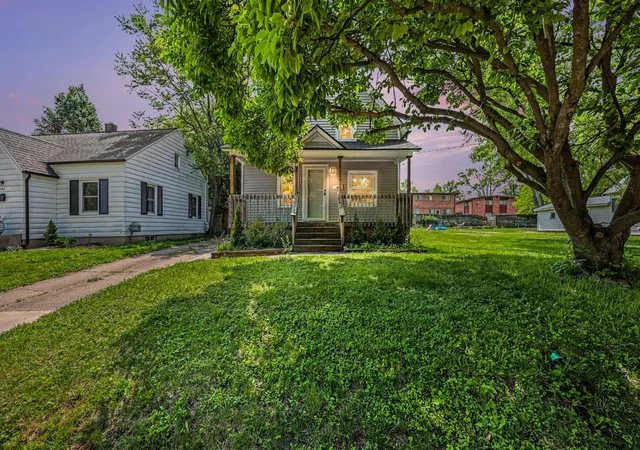 Photo 2 of Single family home for sale at 840 Spencer St Ne, Grand Rapids, MI 49505 | MLS# 65026028485 | Listing updated on 2026-09-28