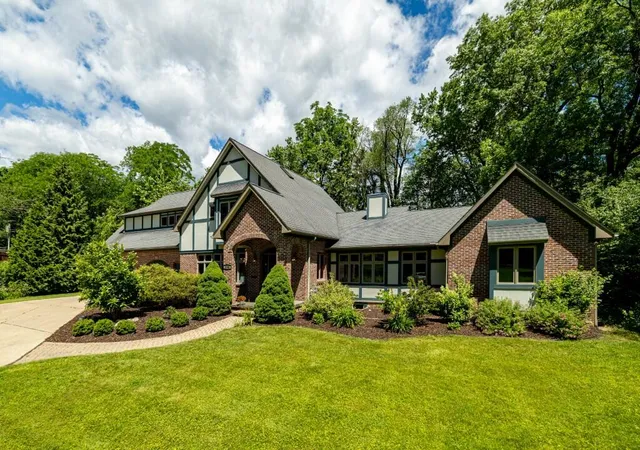 Photo 3 of Single family home for sale at 2135 Tuomy Rd, Ann Arbor, MI 48104 | MLS# 81026028484 | Listing updated on 2026-09-19