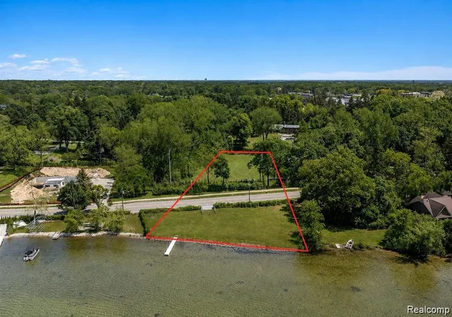 Photo 3 of Mansion for sale at 3889 Franklin Rd Dr, Bloomfield Hills, MI 48302 | MLS# 20261043704 | Listing updated on 2026-07-06